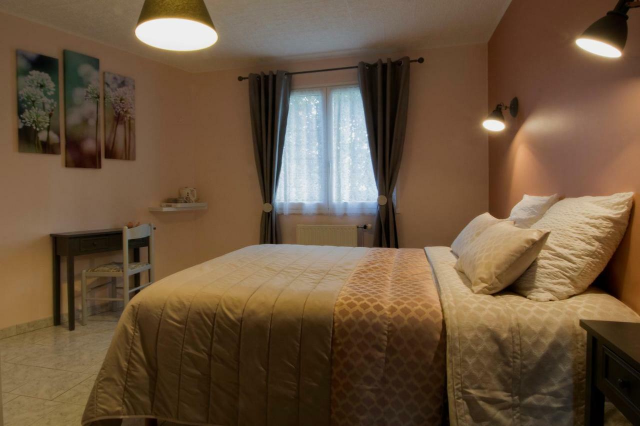 Bed and Breakfast Les Rendzines Nuisement-sur-Coole Esterno foto